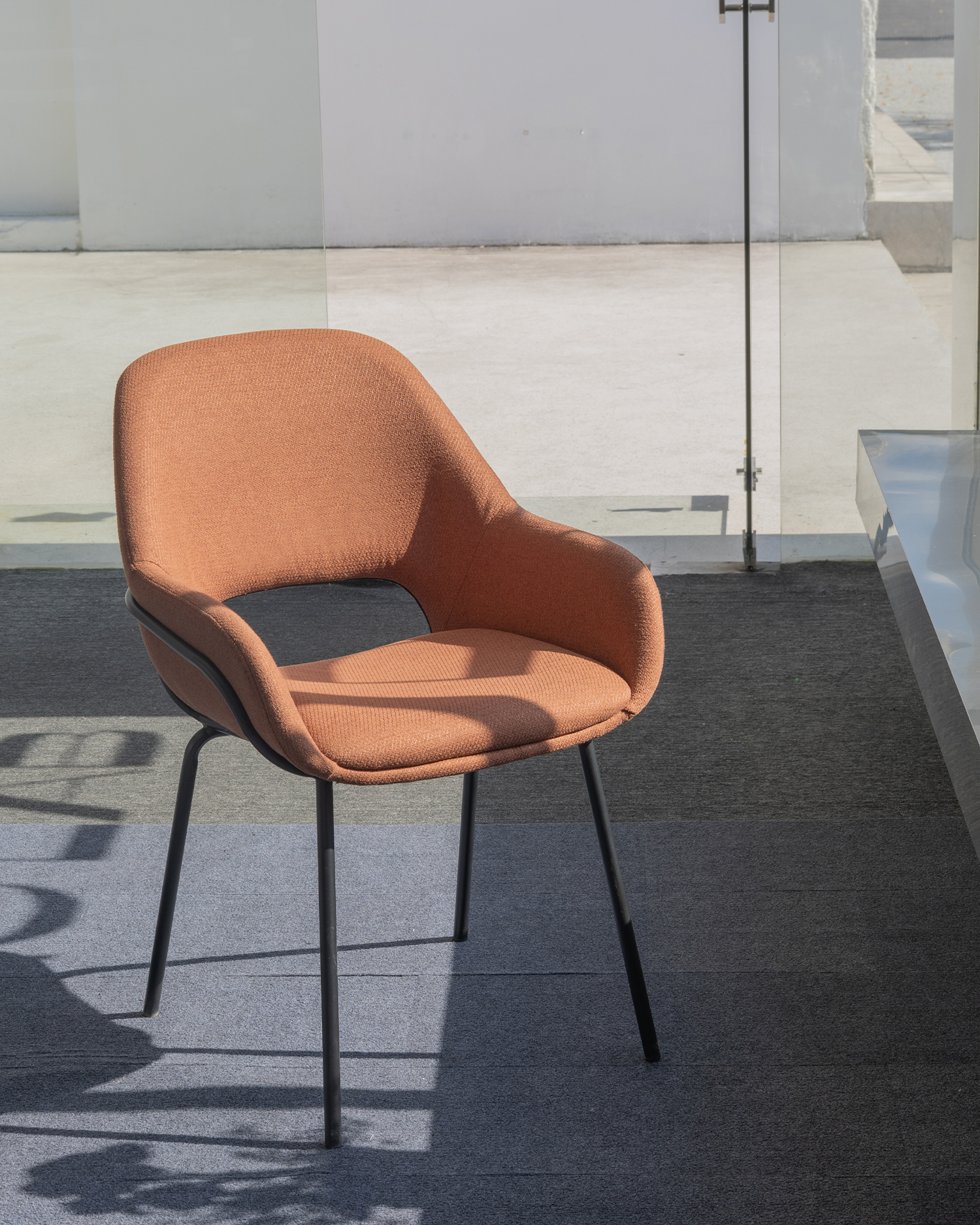 Metalowe krzesła do jadalni Metalowe krzesła do jadalni