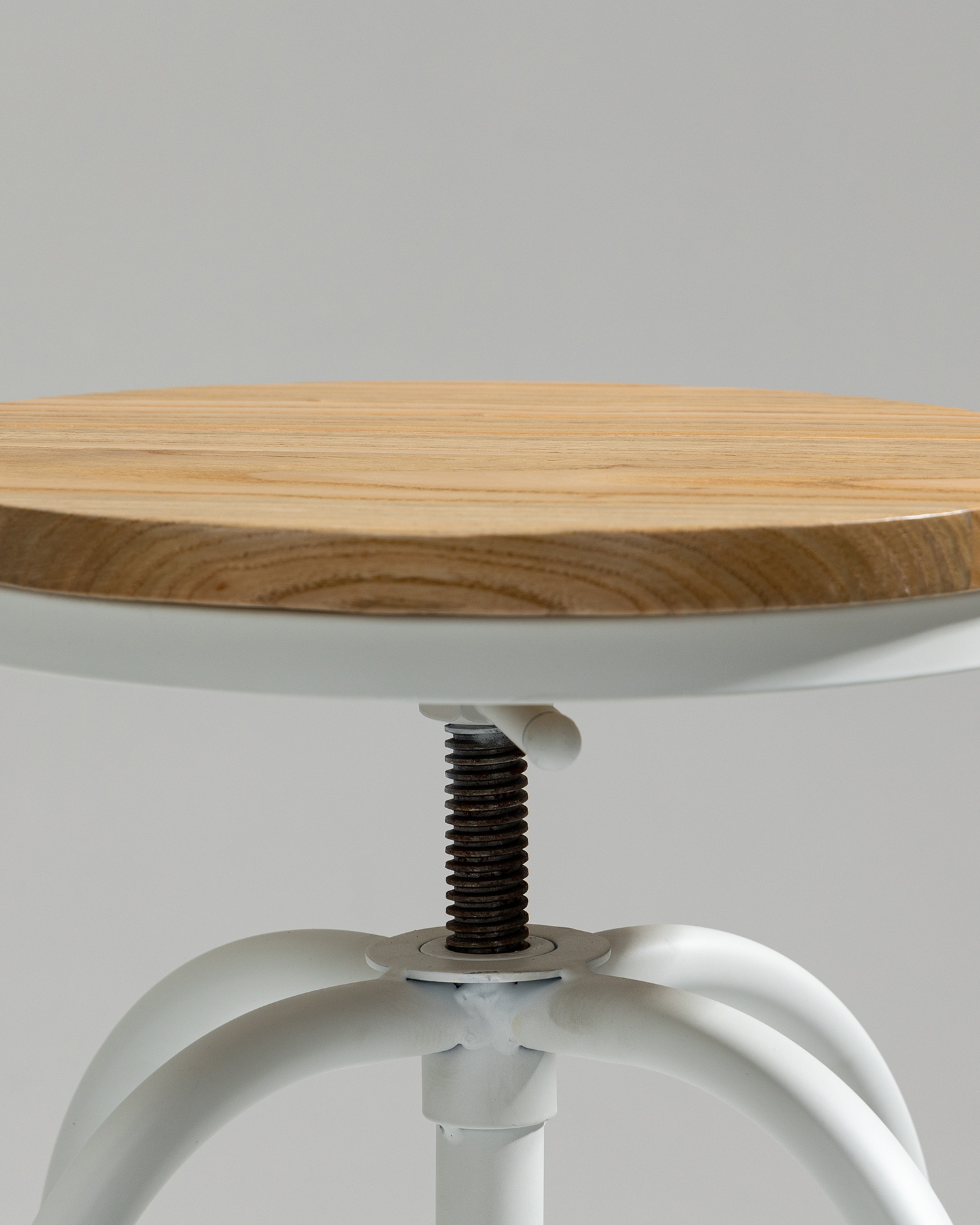 Regulowany żelazny stołek Regulowany żelazny stołek